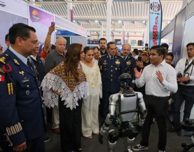 Tulum Air Show es encabezado por el General Ramón Carmona y Mara Lezama