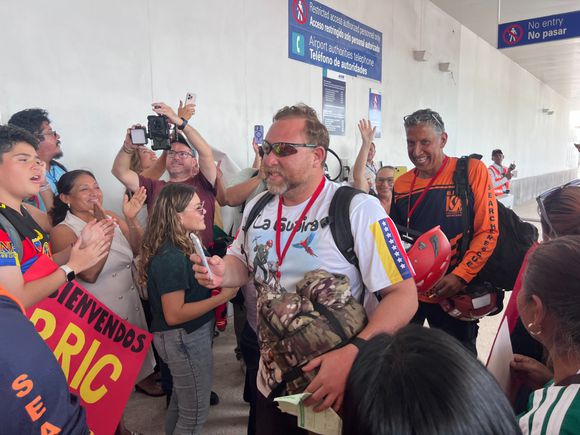 Brigadistas de Cancún retornan tras exitosa misión humanitaria en Venezuela con el grupo USAR